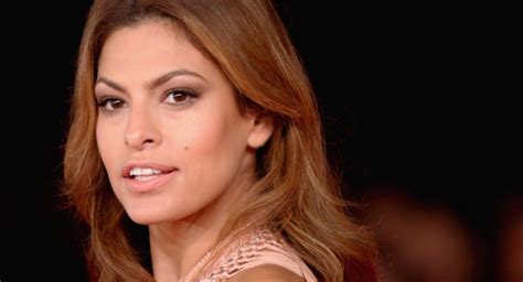 Eva Mendes: Bio, Height, Weight, Age, Measurements